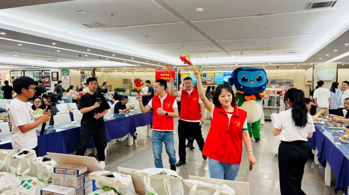 九游(JIUYOU)绵阳市机关事务管理局开展节能宣传进机关活动(图2)