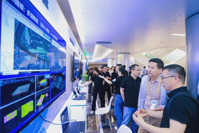 建筑行业AI大模型重磅发布!中国数字建筑大会2024在广州召开(图10) 建筑行业AI大模型重磅发布!中国数字建筑大会2024在广州召开(图10)