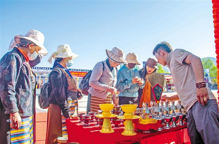 日喀则市盛夏见闻：“九游体育官方活”力全开展风貌 奋发有为兴业忙(图1)