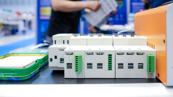 九游体育坐中东 望世界 侨交会2024(迪拜)智能科技展(图3) 九游体育坐中东 望世界 侨交会2024(迪拜)智能科技展(图3)