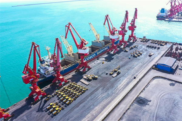 徐工机械上半九游体育年“成绩单”:取得经济、社会效益双丰收(图1) 徐工机械上半九游体育年“成绩单”:取得经济、社会效益双丰收(图1)