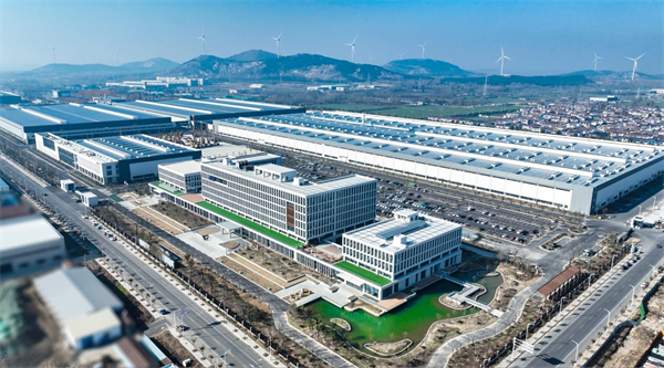 徐工机械上半九游体育年“成绩单”:取得经济、社会效益双丰收(图6) 徐工机械上半九游体育年“成绩单”:取得经济、社会效益双丰收(图6)